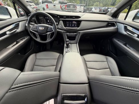 Used 2025 Cadillac XT5 Premium Luxury w/ Technology Package AWD/4WD image 22