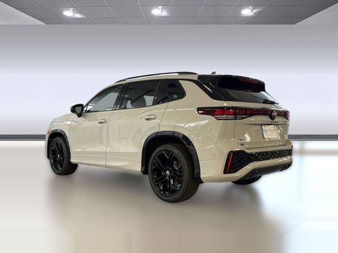 New 2026 Volkswagen Tiguan SE R-Line FWD image 3