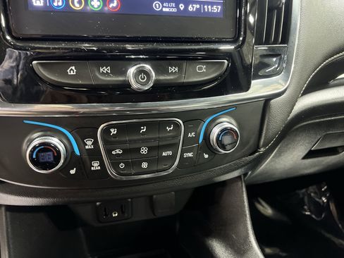 Certified 2023 Chevrolet Traverse LT image 34