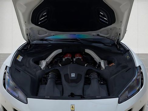 Used 2019 Ferrari Portofino Base image 11