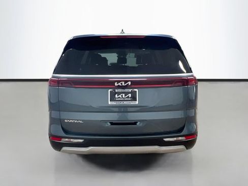 Certified 2023 Kia Carnival EX FWD image 6