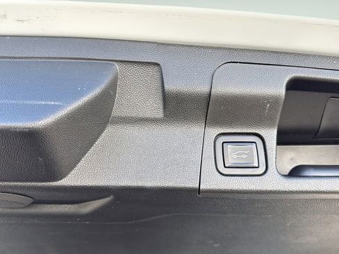 Used 2022 GMC Acadia AT4 image 18