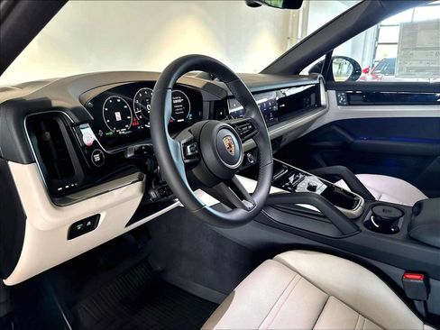New 2026 Porsche Cayenne Coupe AWD/4WD image 4