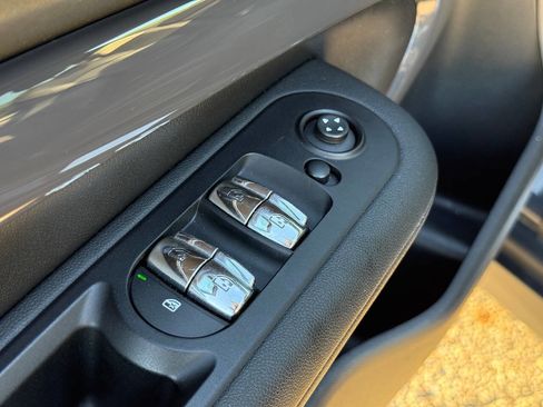 Used 2017 MINI Cooper Clubman S image 15