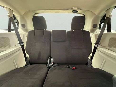 Used 2014 Dodge Grand Caravan SE w/ Quick Order Package 29E SE FWD image 12