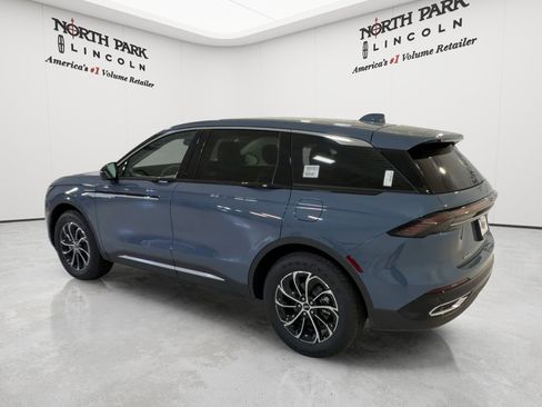 New 2026 Lincoln Nautilus Premier AWD/4WD image 7