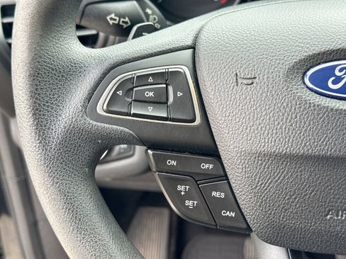 Used 2017 Ford Escape SE w/ Equipment Group 201A FWD image 24