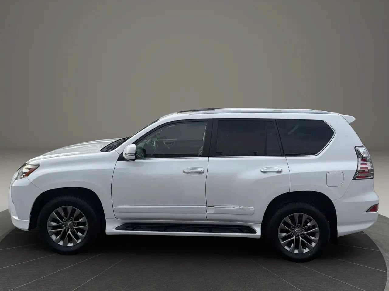 Used 2015 Lexus GX 460 Luxury AWD/4WD image 2