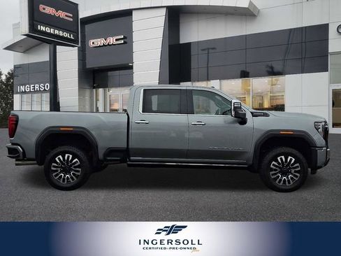 Used 2025 GMC Sierra 2500 Denali Ultimate w/ Max Trailering Package image 10