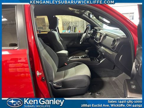 Used 2021 Toyota Tacoma TRD Off-Road AWD/4WD image 28