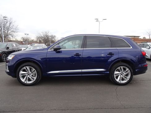 Certified 2024 Audi Q7 2.0T Premium Plus image 2