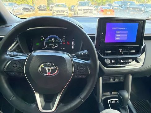 Used 2025 Toyota Corolla Cross AWD Hybrid w/ Convenience Package image 10