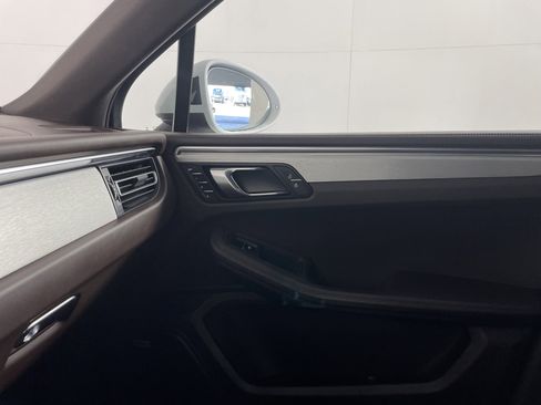 Used 2021 Porsche Macan S image 14