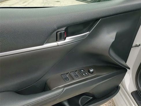 Used 2023 Toyota Camry XSE image 11