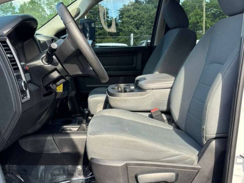 Used 2018 RAM 2500 Tradesman w/ Chrome Appearance Group AWD/4WD image 10