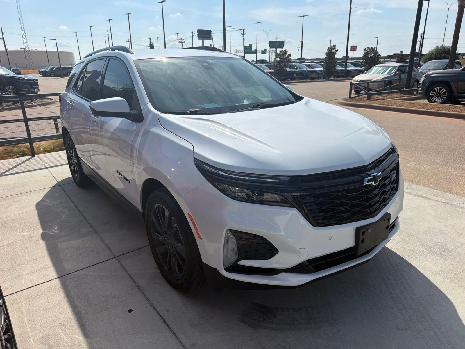 Used 2024 Chevrolet Equinox RS FWD image 4