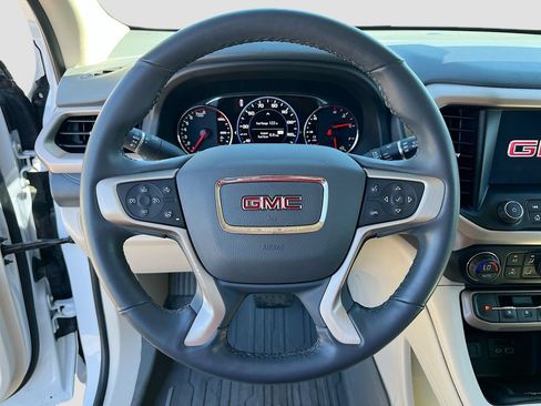Used 2023 GMC Acadia Denali w/ Denali Technology Package FWD image 11