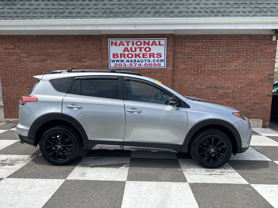 Used 2018 Toyota RAV4 XLE AWD/4WD image 2