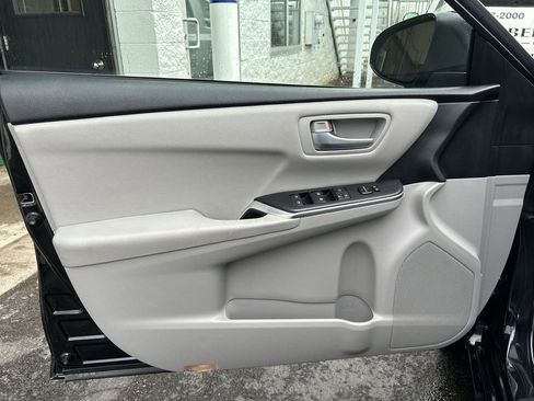 Used 2017 Toyota Camry LE image 20