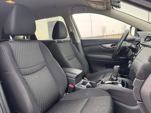 Used 2018 Nissan Rogue SV FWD image 24