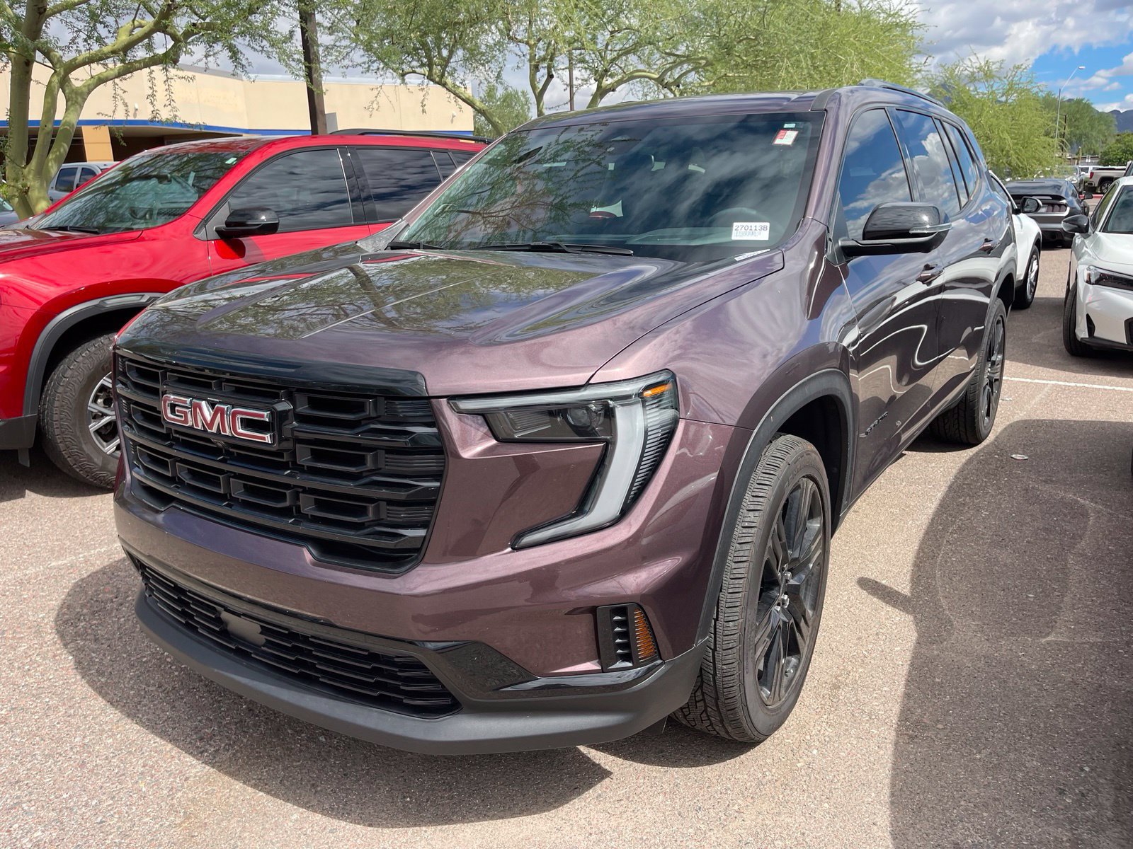 Used 2025 GMC Acadia Elevation w/ Black Edition FWD image 2