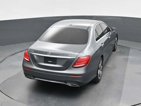 Used 2019 Mercedes-Benz E 300 4MATIC image 27