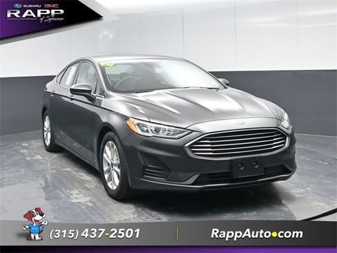 Used 2020 Ford Fusion SE image 2
