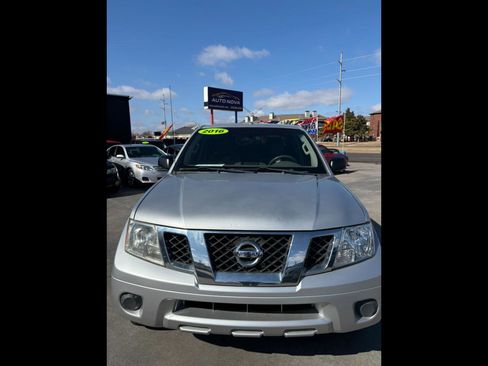 Used 2016 Nissan Frontier SV image 1