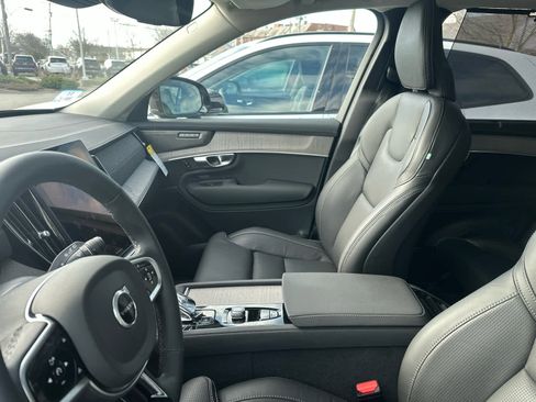 Used 2026 Volvo XC90 B6 Ultra w/ Protection Package Premier image 2