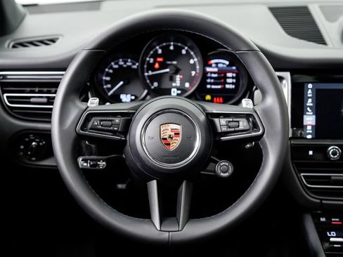 Certified 2026 Porsche Macan AWD/4WD image 23