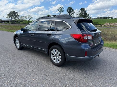 Used 2015 Subaru Outback 2.5i Premium AWD/4WD image 2