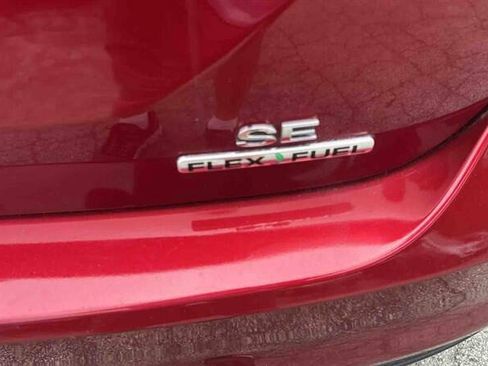 Used 2014 Ford Focus SE w/ SE Winter Package FWD image 11