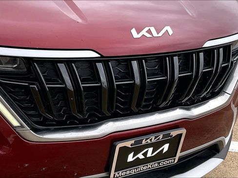 Certified 2024 Kia Carnival LX image 31