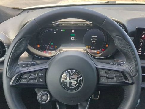 Used 2025 Alfa Romeo Tonale w/ Premium Package AWD/4WD image 31