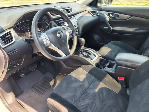 Used 2016 Nissan Rogue SV w/ SV Moonroof Package AWD/4WD image 9