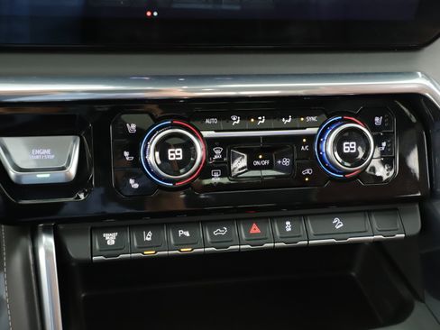 Used 2024 GMC Sierra 2500 Denali Ultimate image 18