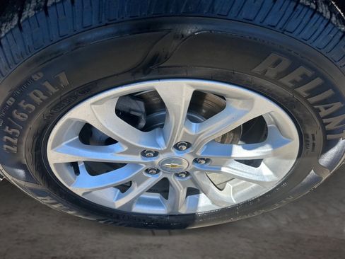 Used 2020 Chevrolet Equinox LT w/ Driver Convenience Package FWD image 18