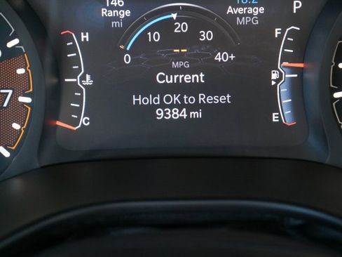 Used 2024 Jeep Compass Latitude image 30