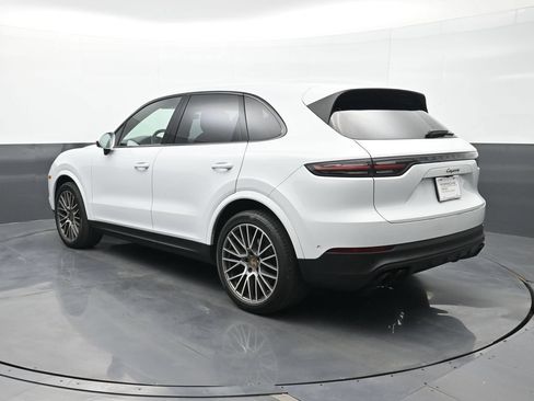 Certified 2023 Porsche Cayenne Platinum Edition AWD/4WD image 3