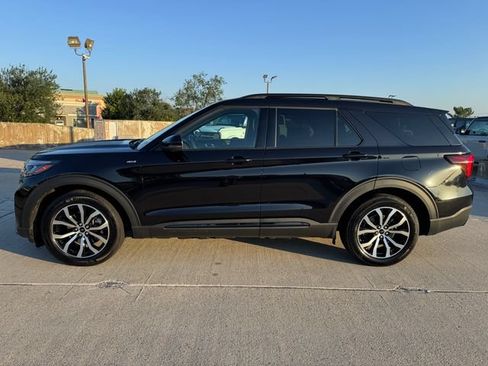 Certified 2025 Ford Explorer ST-Line w/ Premium Package RWD image 11