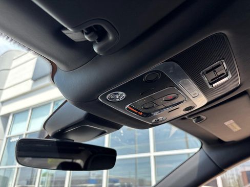 Used 2021 Bentley Flying Spur W12 AWD/4WD image 33