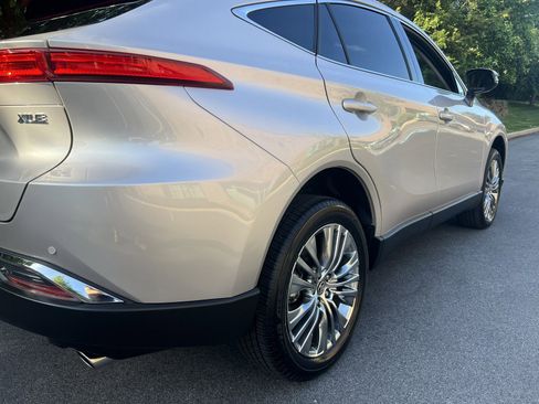 Used 2024 Toyota Venza XLE AWD/4WD image 39