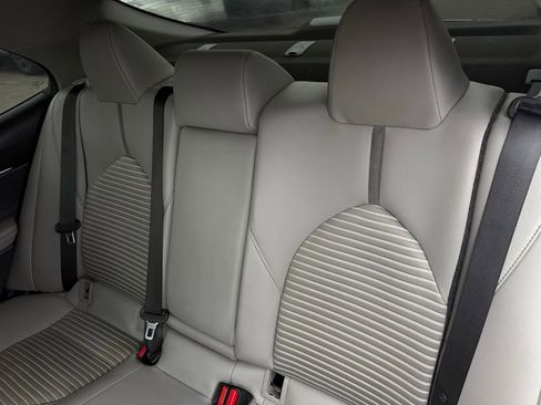 Used 2019 Toyota Camry SE image 11