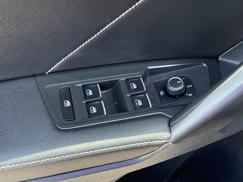 Used 2022 Volkswagen Tiguan SE AWD/4WD image 18