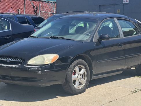 Used 2003 Ford Taurus SE FWD image 1