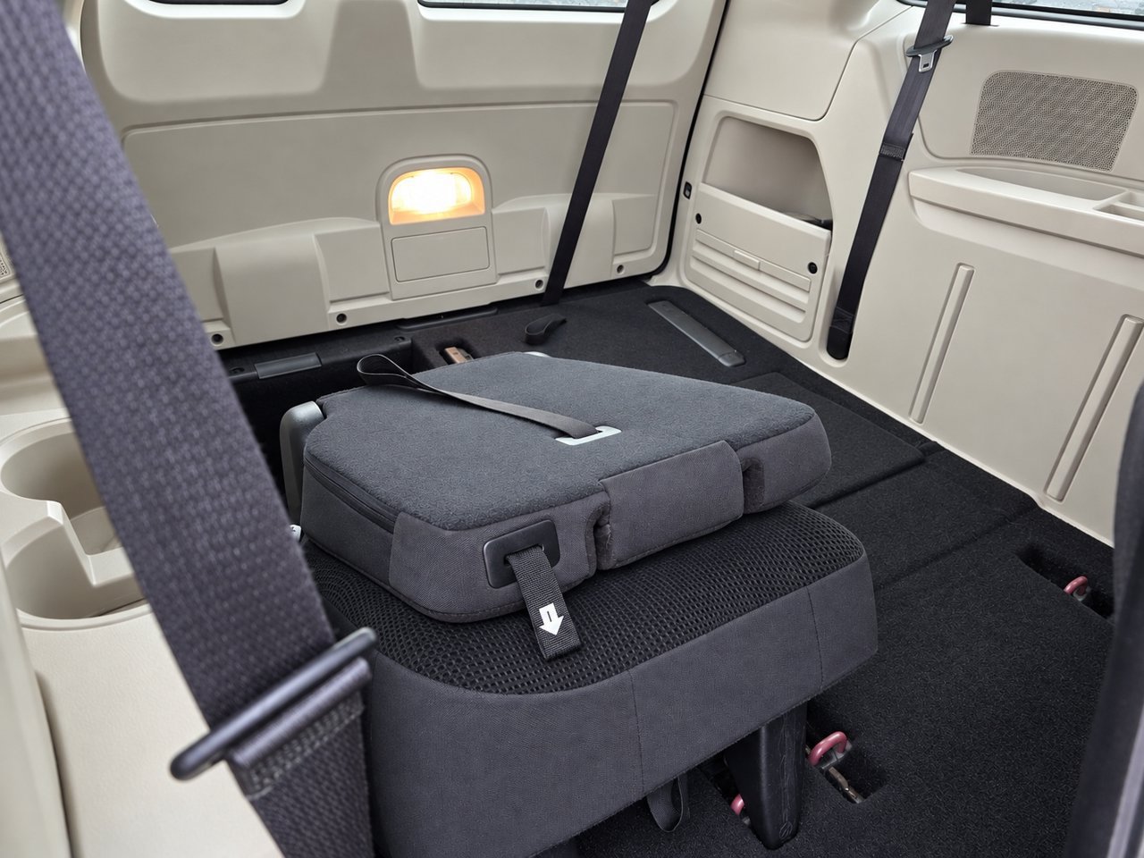 Used 2019 Dodge Grand Caravan SE FWD image 27