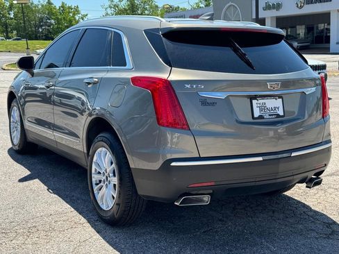 Used 2018 Cadillac XT5 Luxury w/ Driver Awareness Package FWD image 7