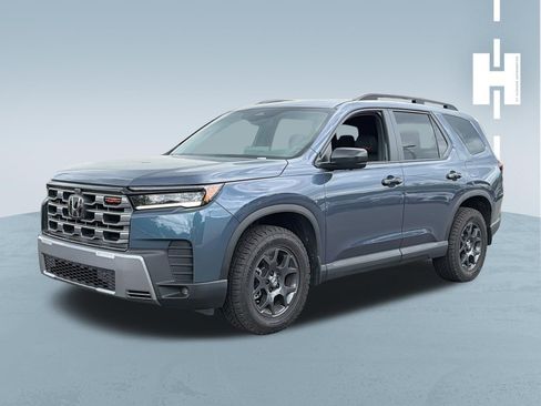 Used 2026 Honda Pilot TrailSport image 2
