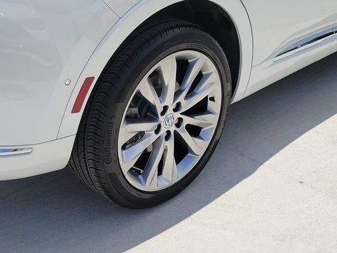 Used 2023 Buick Envision Avenir FWD image 7