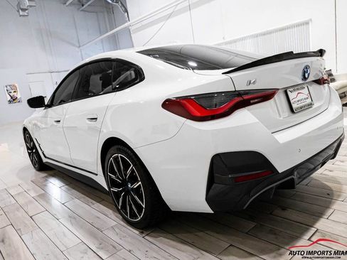 Used 2022 BMW i4 eDrive40 w/ M Sport Package image 21